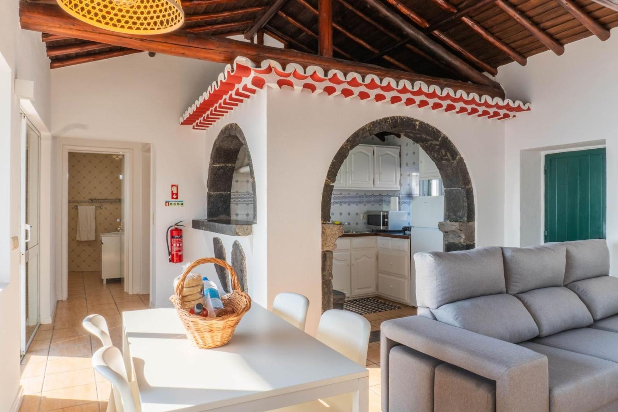 Mosteiros Natural Pool House Екстериор снимка